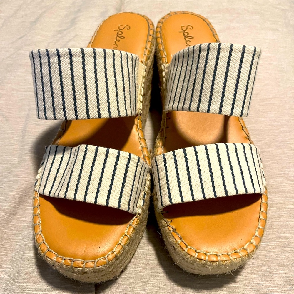 EUC Splendid wedge in size 9 women’s